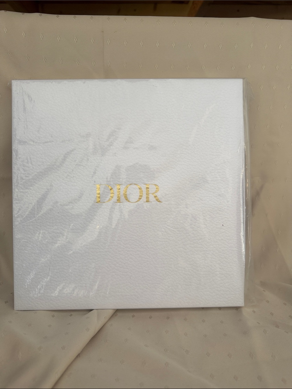 Dior 500 piece puzzle new in White Dior box with Gold Logo
